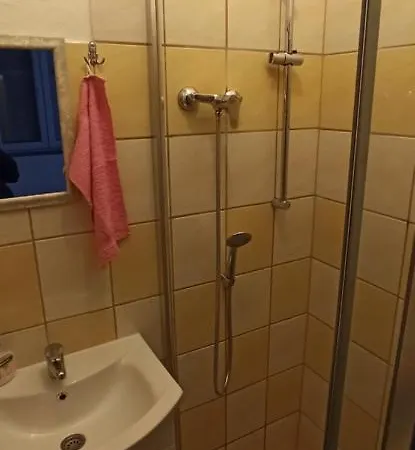 Helly's - Self Check-in - Jajce