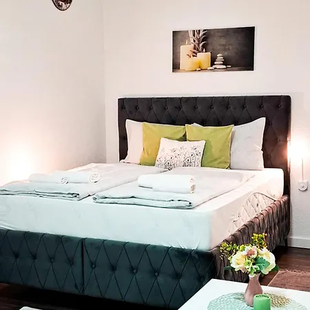 Helly's - Self Check-in -